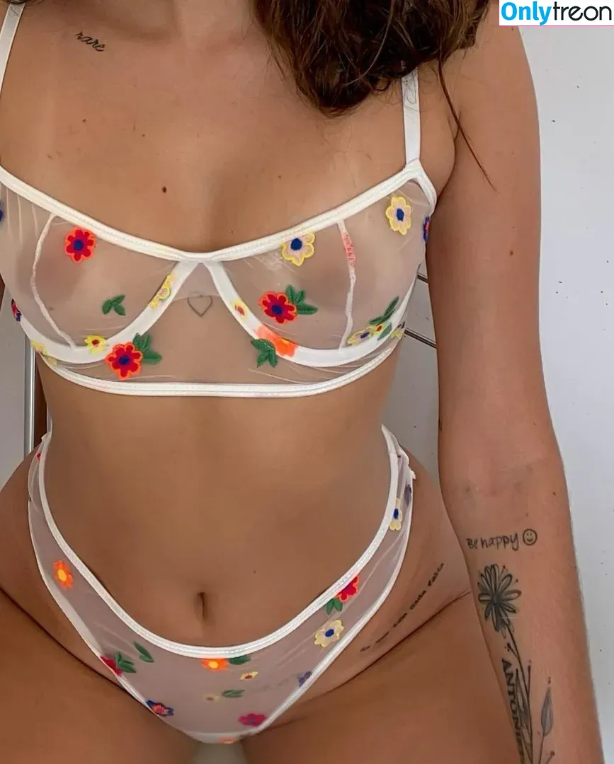 Fernanda Mota Farhat nude photo #0026 (fernandamotafarhat / melanciabanana)