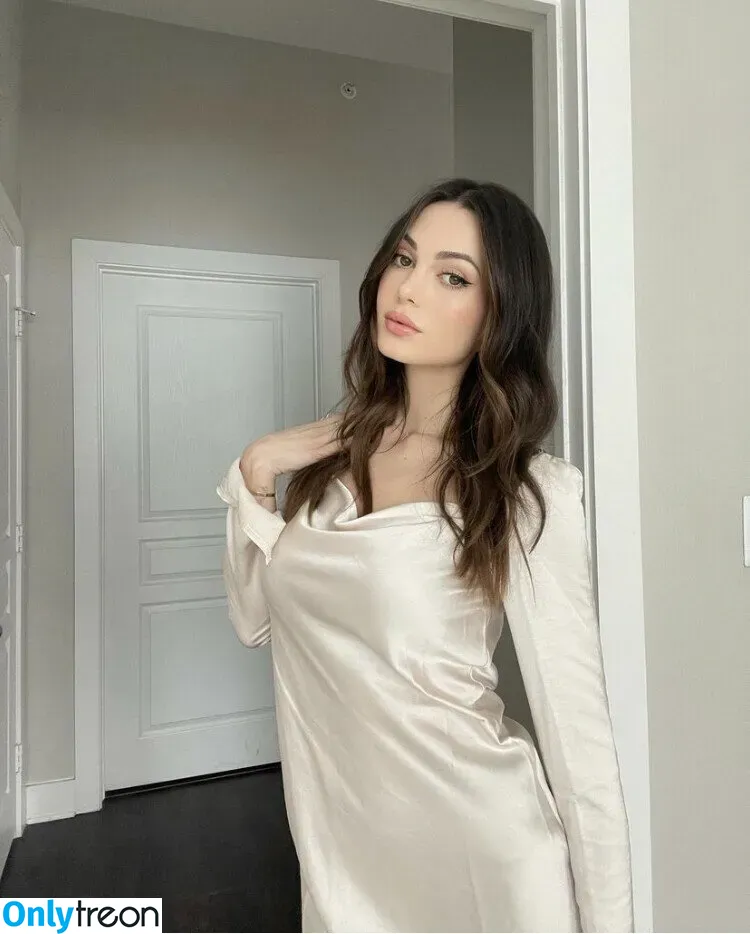 Fernanda Santini nude photo #0287 (babysantinix / santinixo)