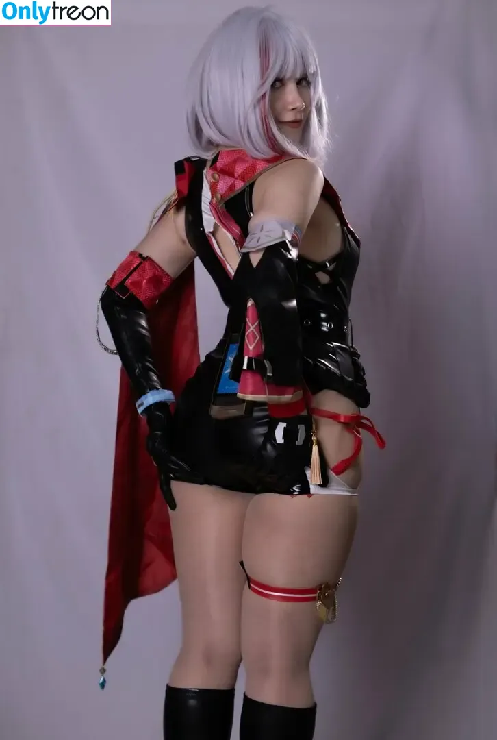 Feruchan nude photo #0003 (Feruchan)