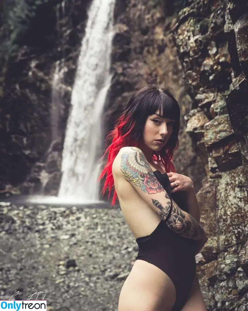 ferynandwolfe голая photo #0020 (feryn__)