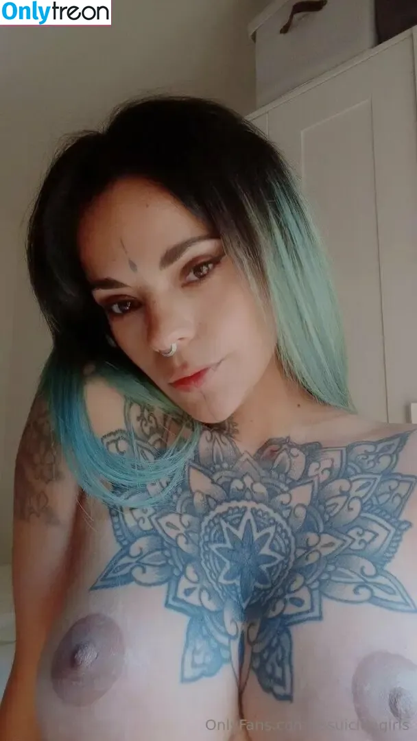fesuicidegirls nude photo #0043 (iamfesuicide)