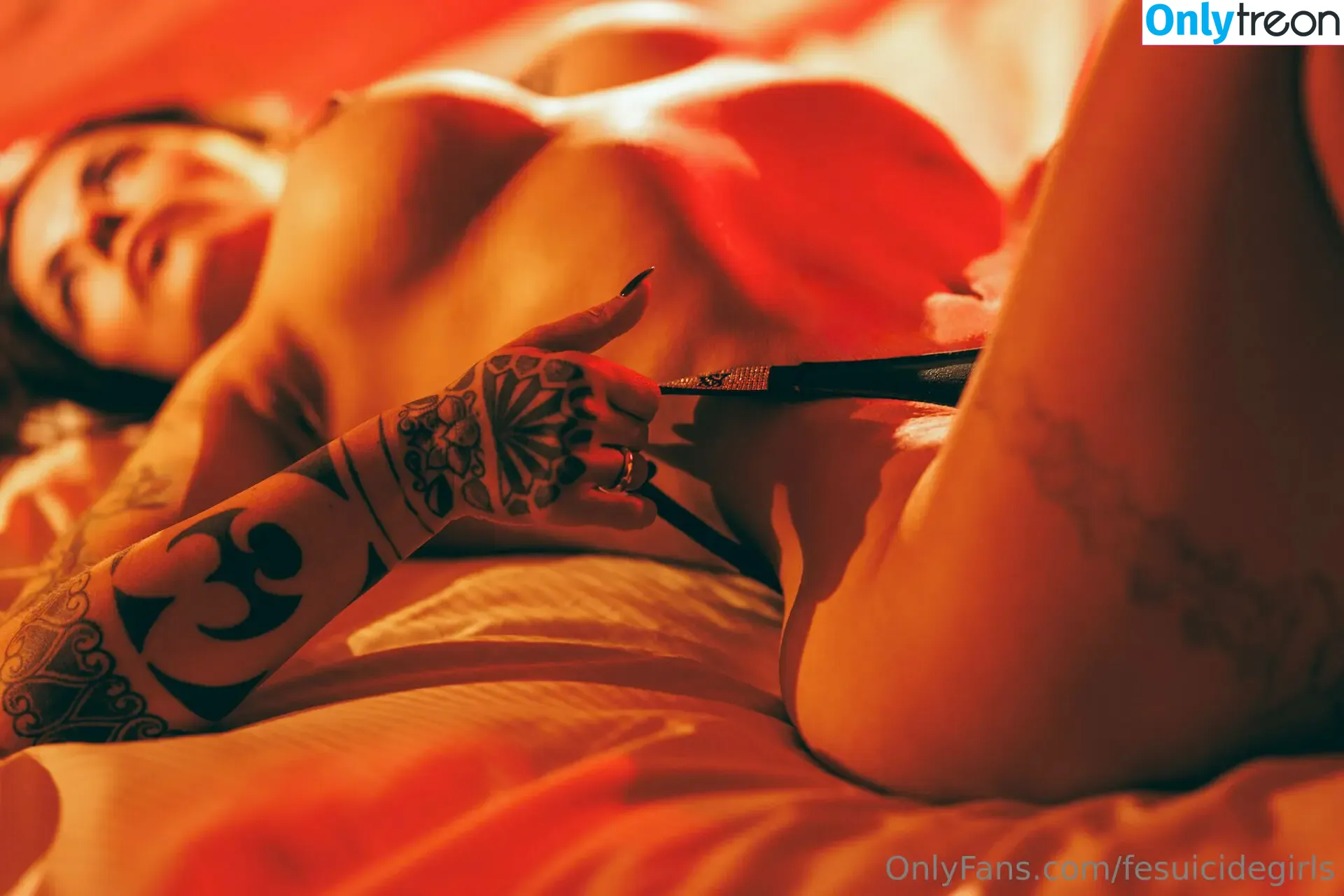 fesuicidegirls nude photo #0054 (iamfesuicide)