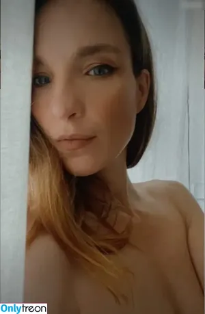  nude photo #0001