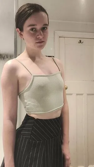 ff1nnl3y / finnleynextdoor nude photo #0005