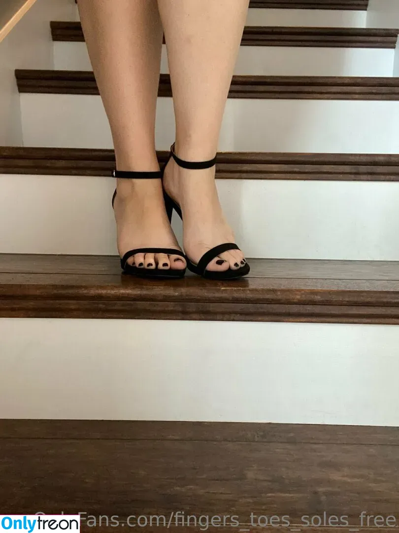 fingers_toes_soles_free голая photo #0015 (fb_0296)