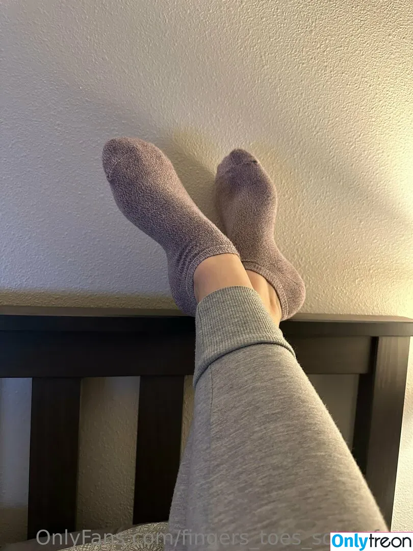 fingers_toes_soles_free nude photo #0073 (fb_0296)