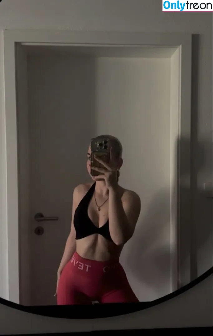 Fiona Kaiser nude photo #0088 (fiona.kser)