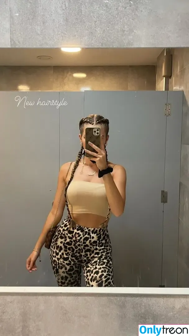 Fiona KJ nude photo #0003 (fiona.kj)