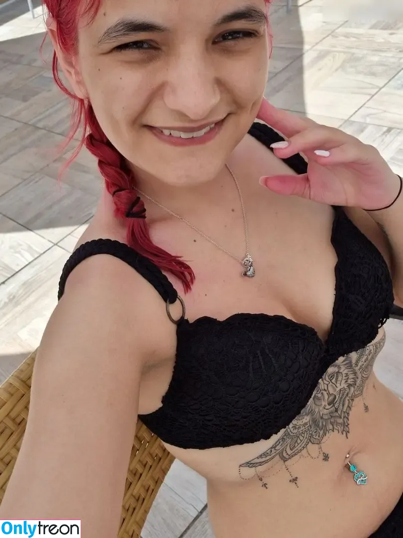 FireFarmFranzi nude photo #0057 (FireFarmFranzi)