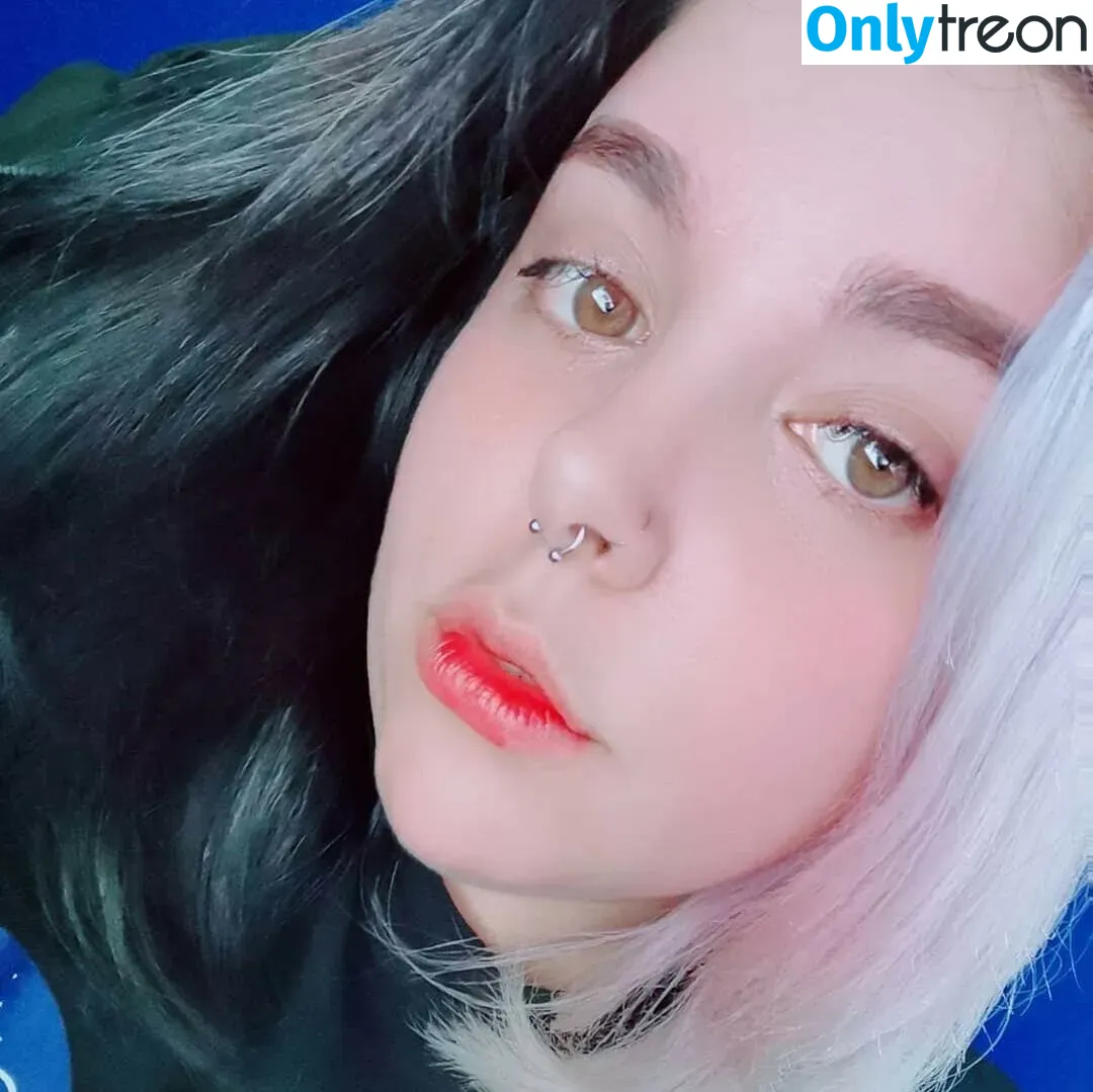 Firefliesowo nude photo #0200 (Firefliesowo)