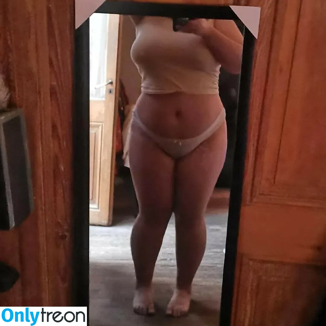 Firefliesowo nude photo #0239 (Firefliesowo)