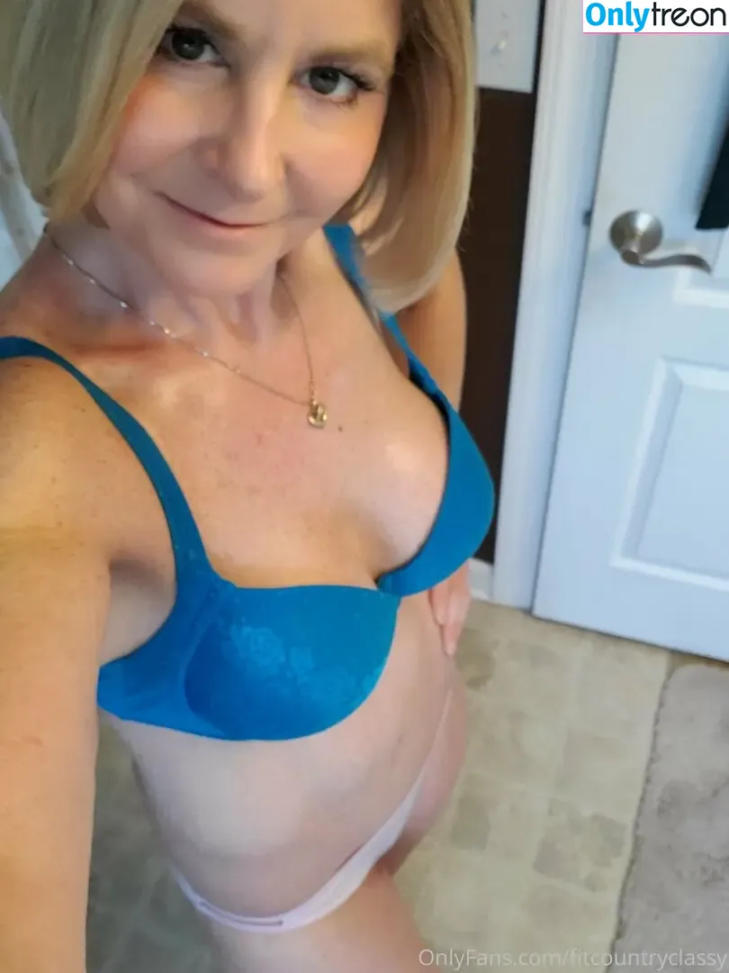 fitcountryclassy nude photo #0038 (candyrichards__)