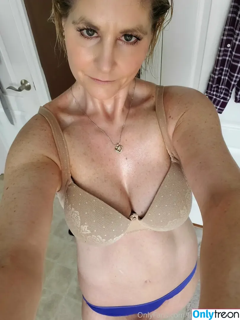 fitcountryclassy nude photo #0046 (candyrichards__)