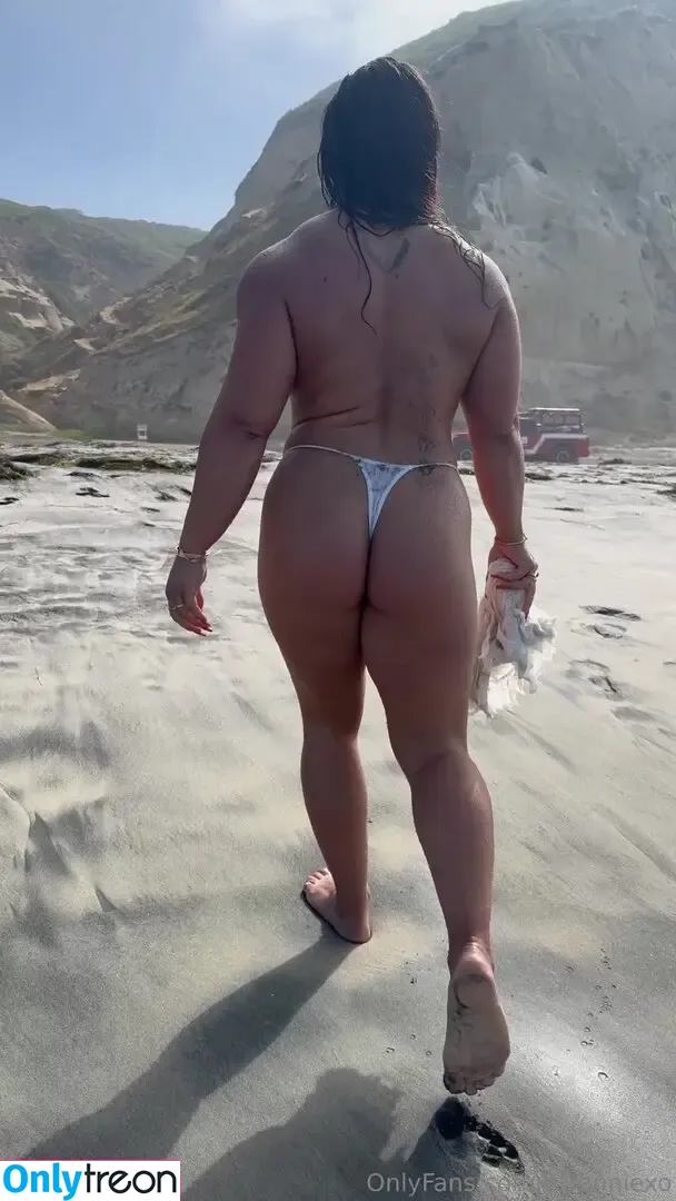 fitronniexo голая photo #0008 (fitbunni.xo)