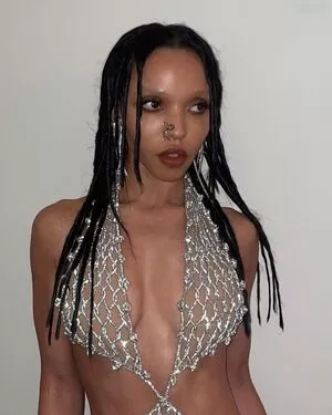 FKA Twigs / FKAtwigs / febbytwigs nude photo #0075