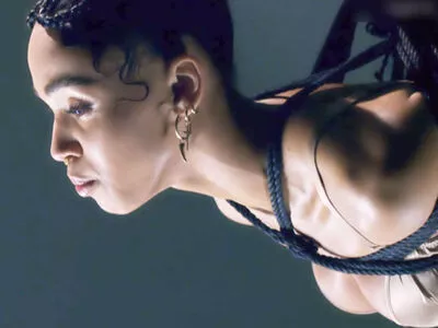 FKA Twigs / FKAtwigs / febbytwigs фото голая #0123