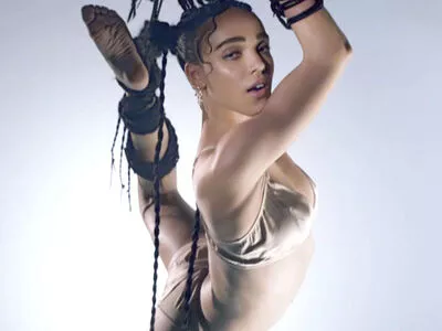 FKA Twigs / FKAtwigs / febbytwigs фото голая #0127