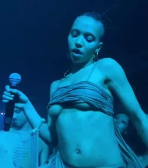 FKA Twigs / FKAtwigs / febbytwigs nude photo #0315