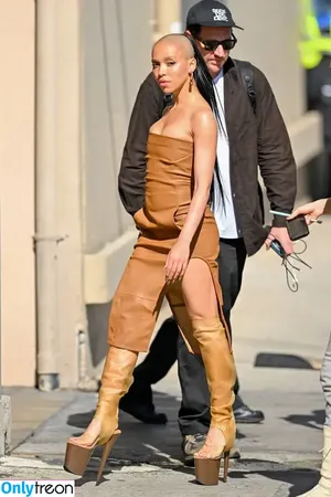 FKA Twigs / FKAtwigs / febbytwigs nude photo #0365