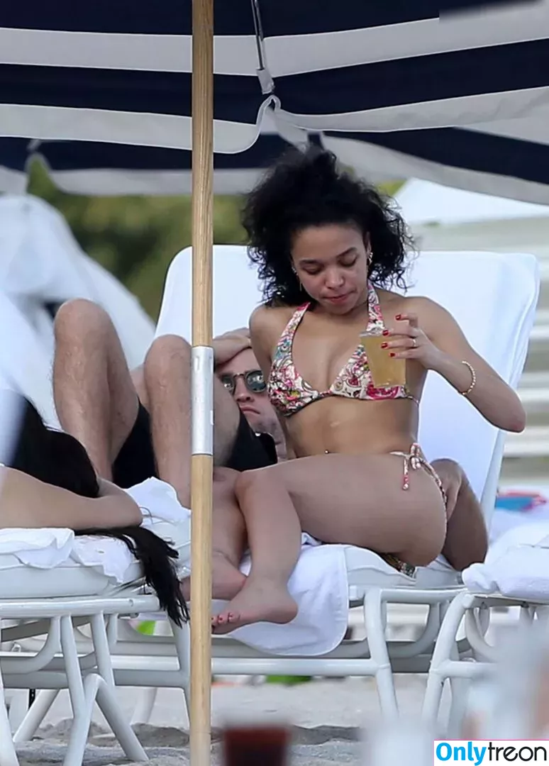 FKA Twigs nude photo #0160 (FKAtwigs / febbytwigs)