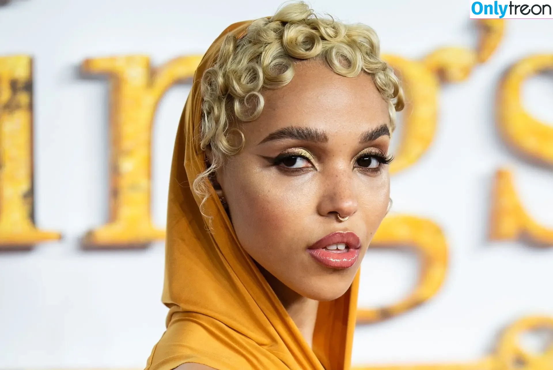 FKA Twigs nude photo #0422 (FKAtwigs)