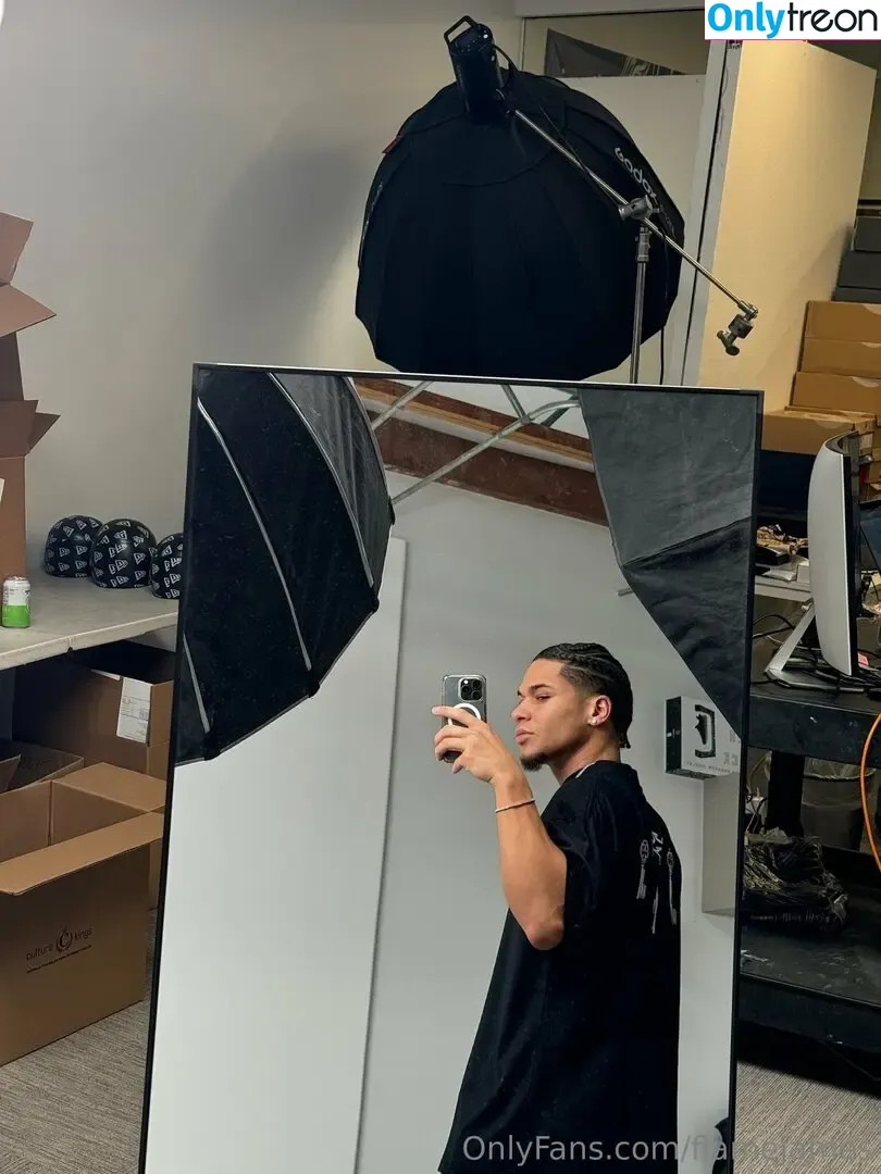 flamejames голая photo #0031 (flamejames_)