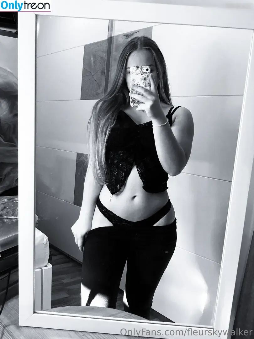 FleurSkywalker nude photo #0108 (fleurskywalkerr)