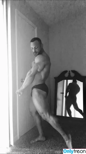 flexcash4 / phil_moreland nude photo #0014