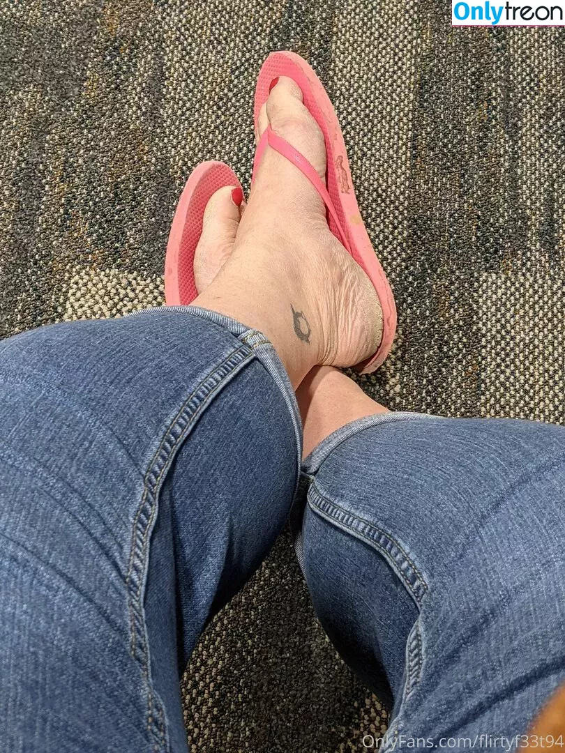 flirtyf33t94 nude photo #0039 (peanutbutterandjellyaddict)