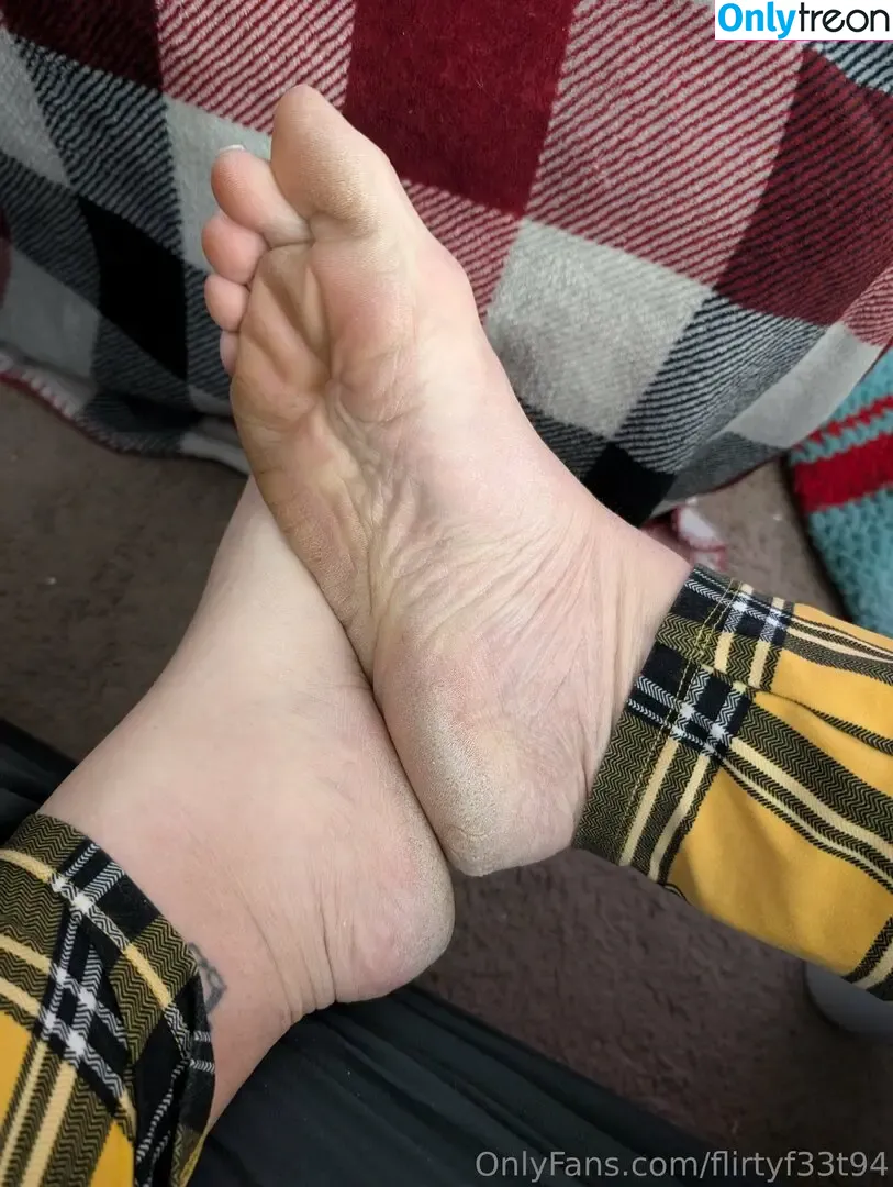 flirtyf33t94 nude photo #0056 (peanutbutterandjellyaddict)