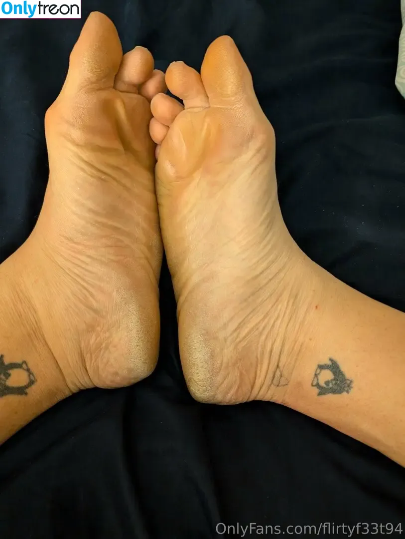 flirtyf33t94 nude photo #0059 (peanutbutterandjellyaddict)