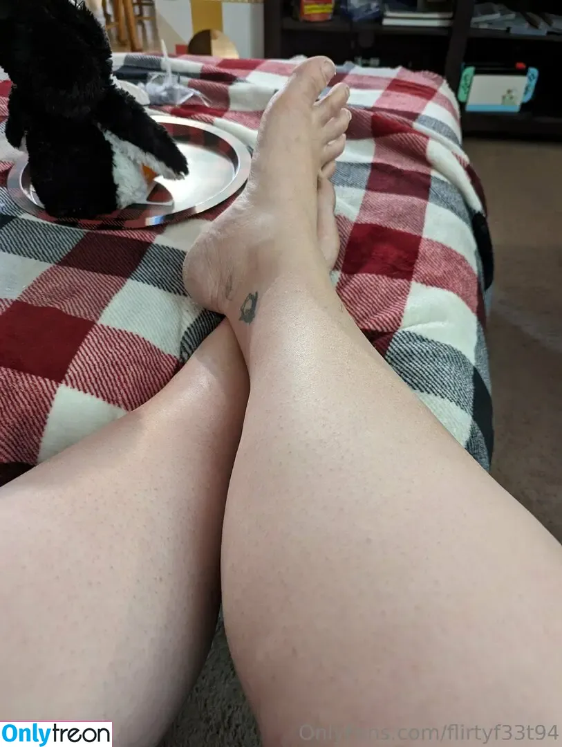flirtyf33t94 nude photo #0060 (peanutbutterandjellyaddict)