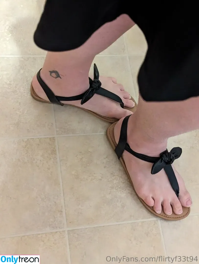 flirtyf33t94 nude photo #0063 (peanutbutterandjellyaddict)