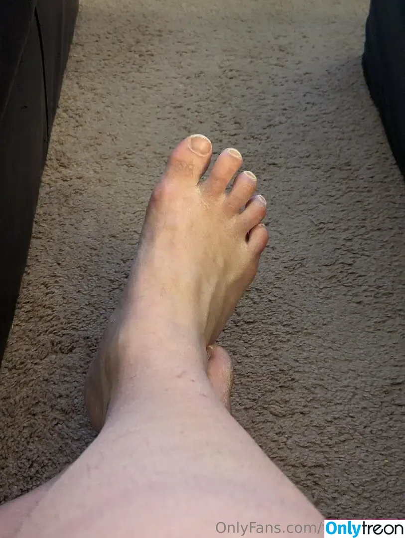 flirtyf33t94 nude photo #0064 (peanutbutterandjellyaddict)