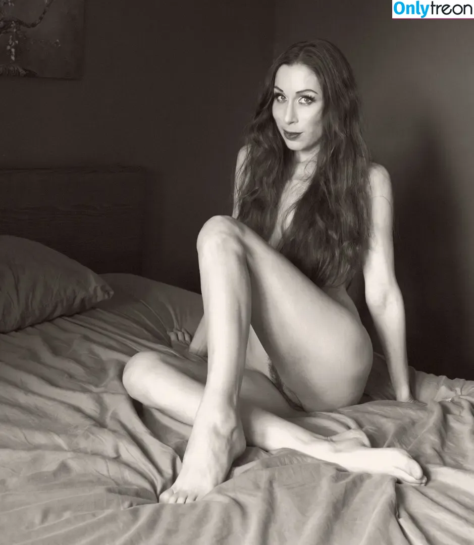 Floofie nude photo #0285 (Floofiesworld / Kira Beth / kirafree)