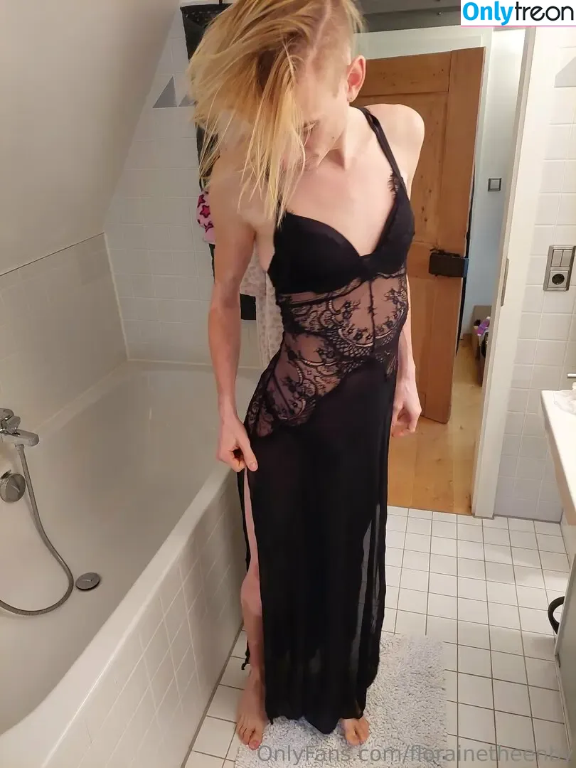 florainetheenby nude photo #0021 (flora_the_fae)