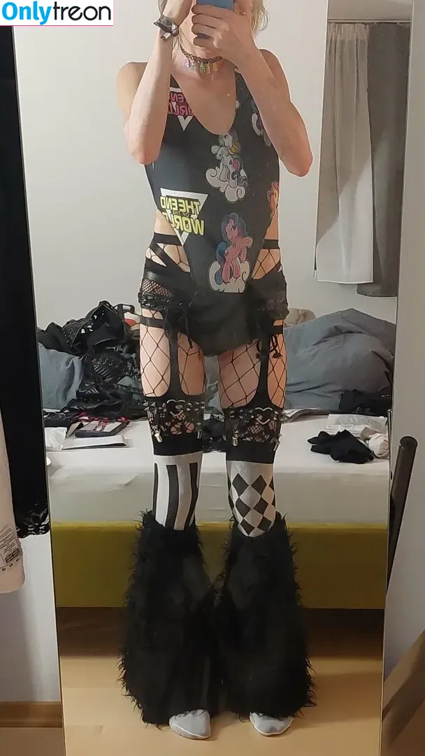 florainetheenby nude photo #0030 (flora_the_fae)