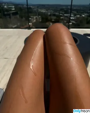 Florence Mueller / flomoneyy / flomoneyyy nude photo #0079