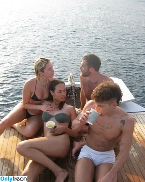 Florence Pugh / florencepugh nude photo #1654