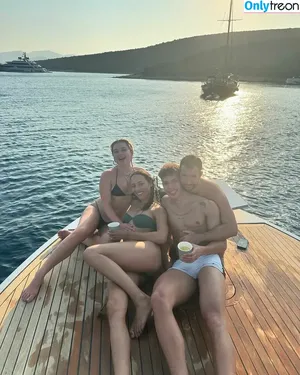 Florence Pugh / florencepugh nude photo #1656