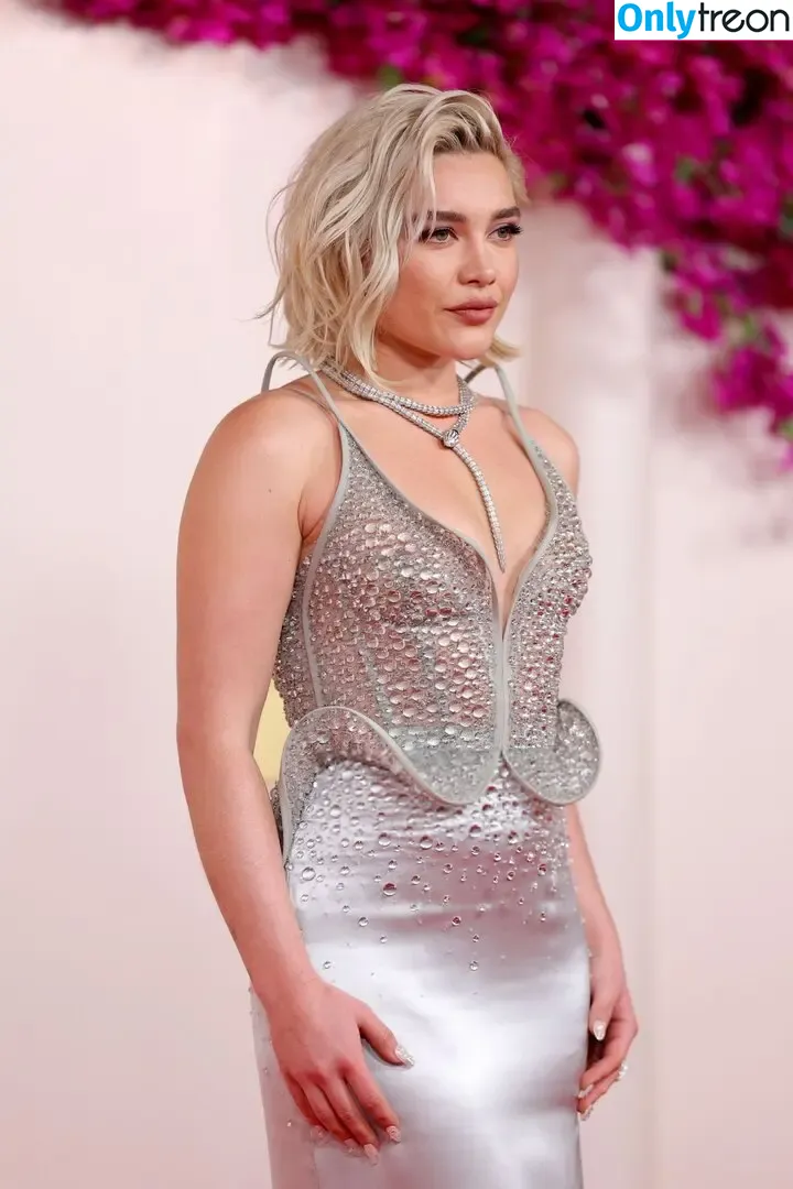 Florence Pugh nude photo #1202 (florencepugh)