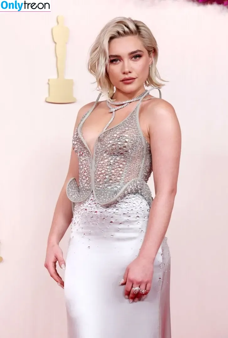 Florence Pugh голая photo #1203 (florencepugh)