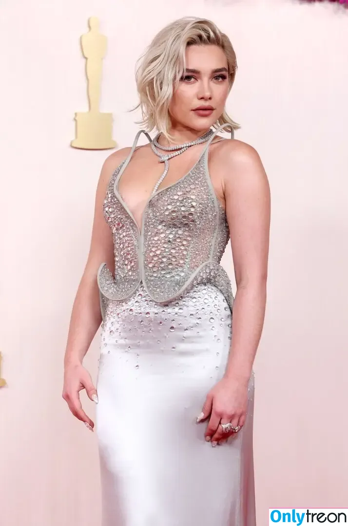 Florence Pugh голая photo #1204 (florencepugh)