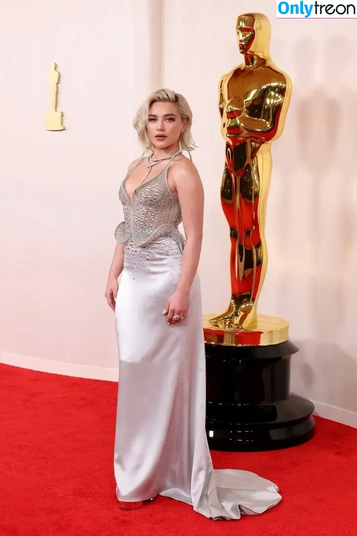Florence Pugh голая photo #1205 (florencepugh)