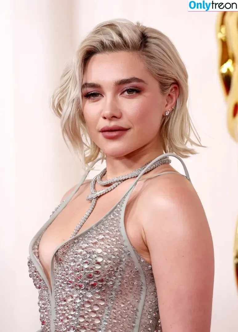 Florence Pugh голая photo #1206 (florencepugh)
