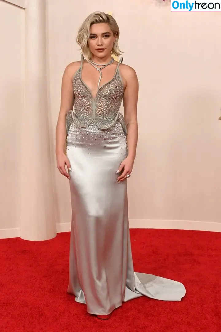Florence Pugh nude photo #1216 (florencepugh)