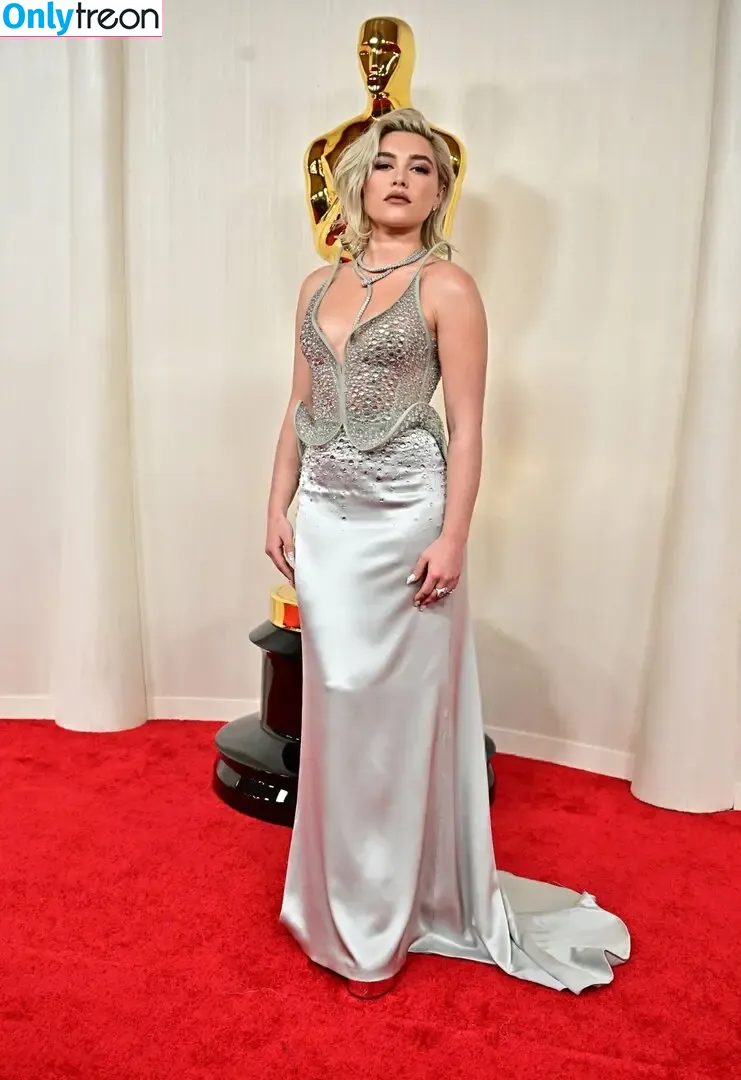 Florence Pugh nude photo #1221 (florencepugh)