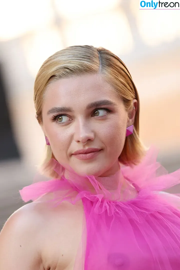 Florence Pugh голая photo #1269 (florencepugh)