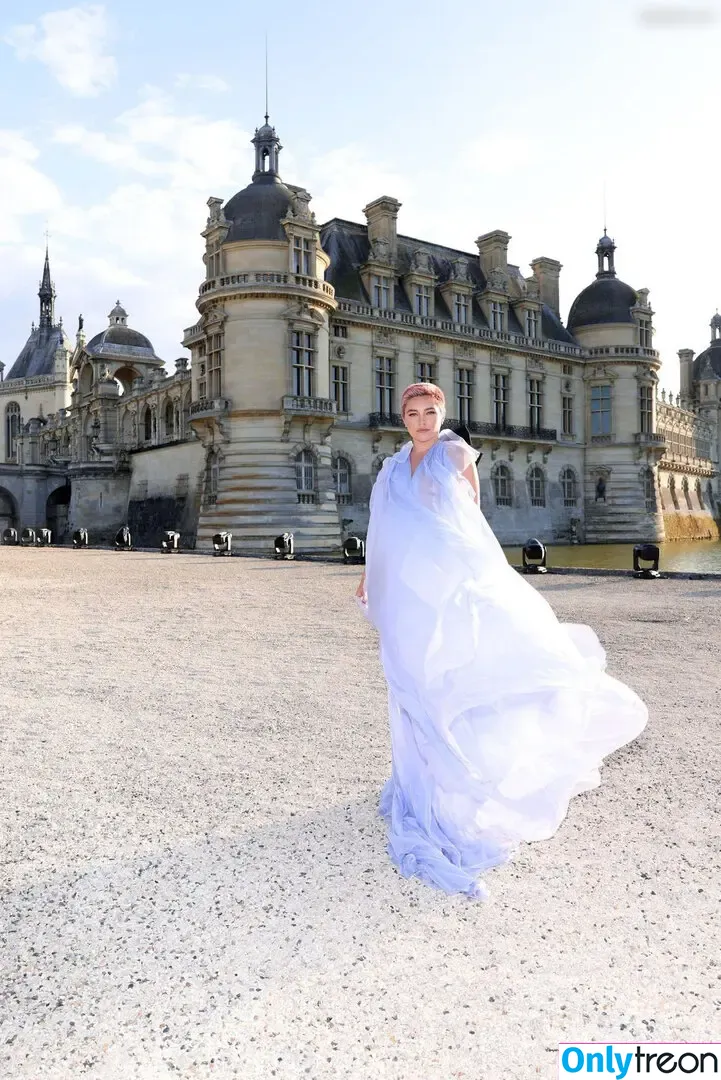 Florence Pugh голая photo #1285 (florencepugh)