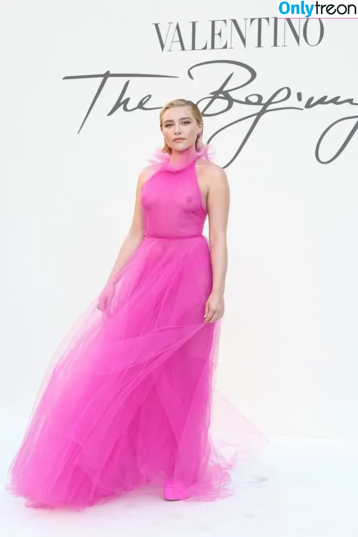 Florence Pugh nude photo #1299 (florencepugh)